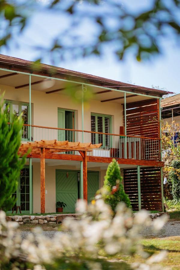 Casa Akacia Hotel Telavi Bagian luar foto