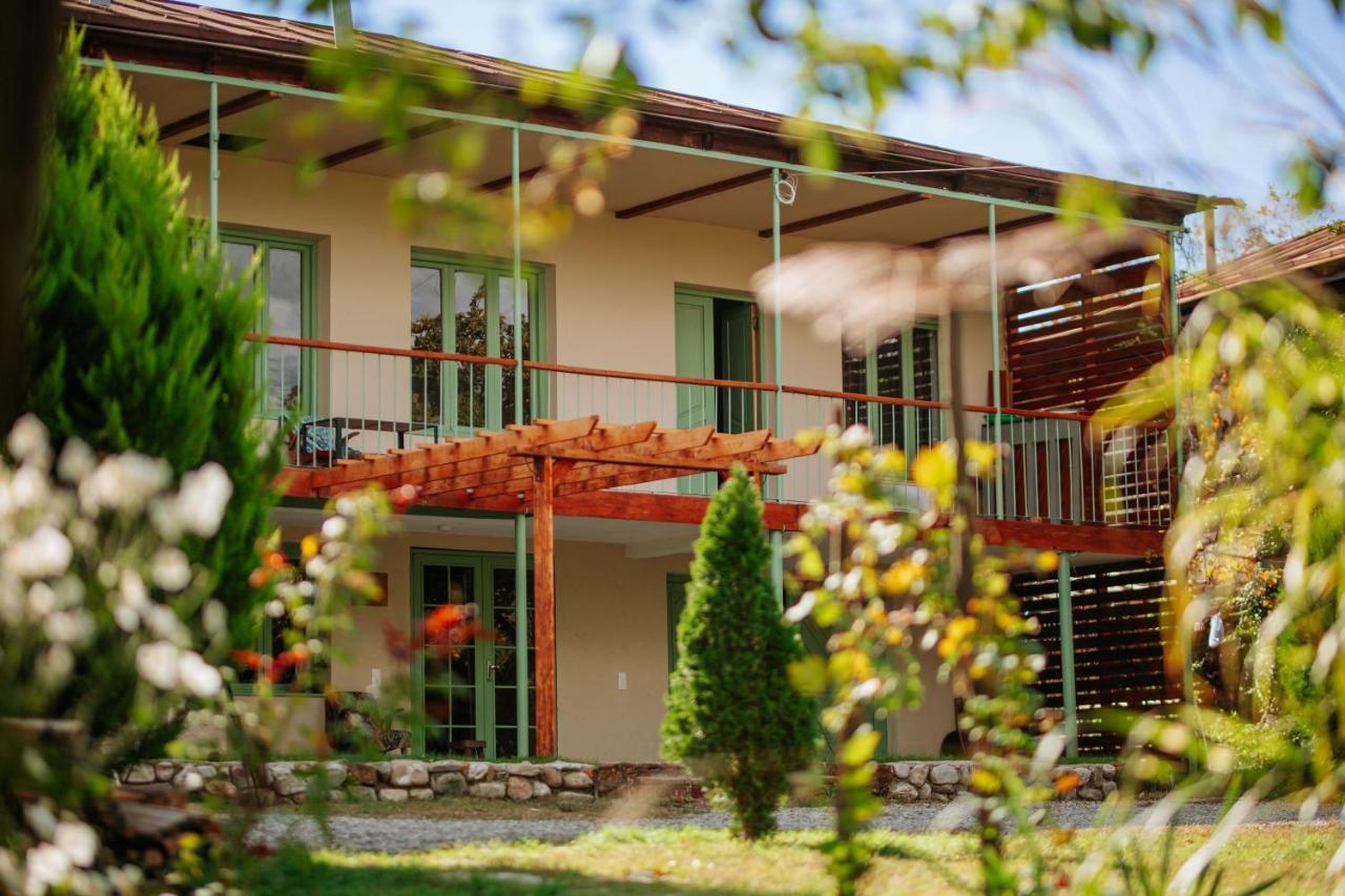 Casa Akacia Hotel Telavi Bagian luar foto